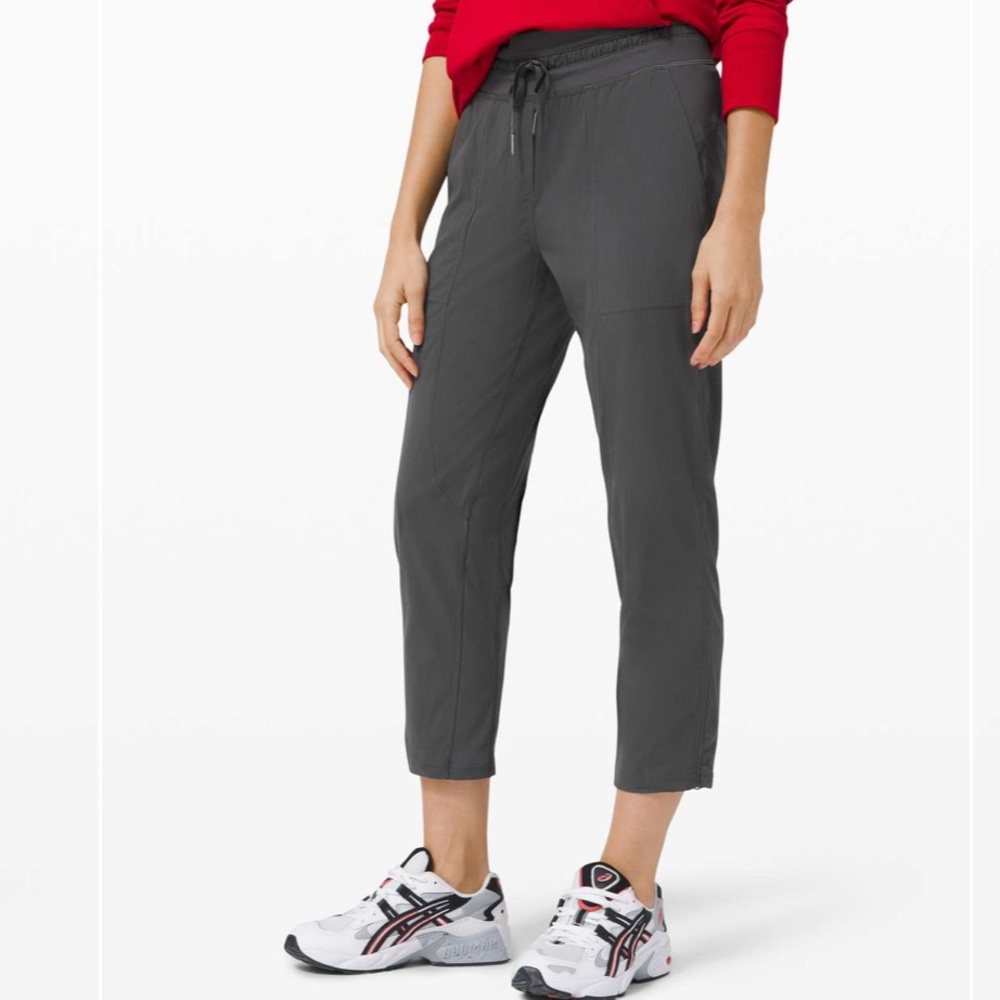 Lululemon Dance Studio Crop *25"